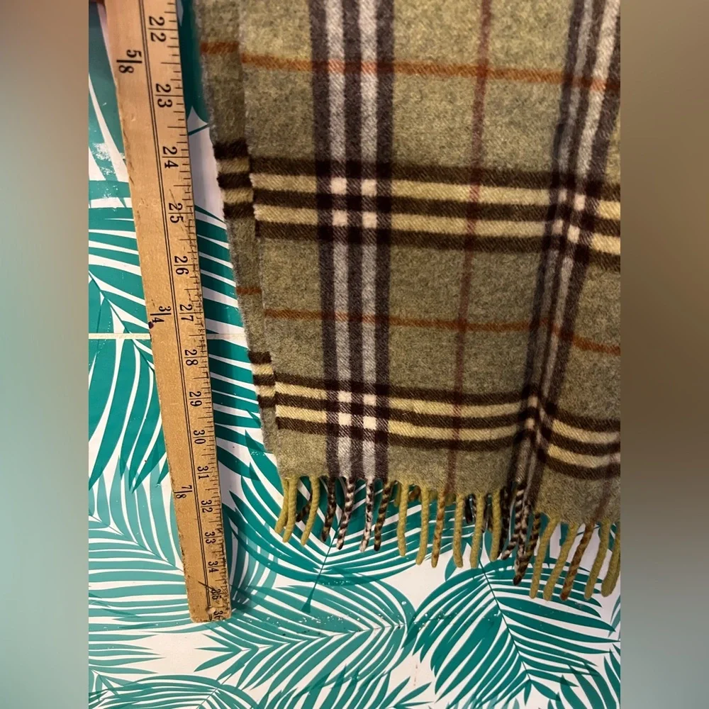 Vintage Burberry 100% lamb wool scarf made in England Green nova check - Picture 4 of 6